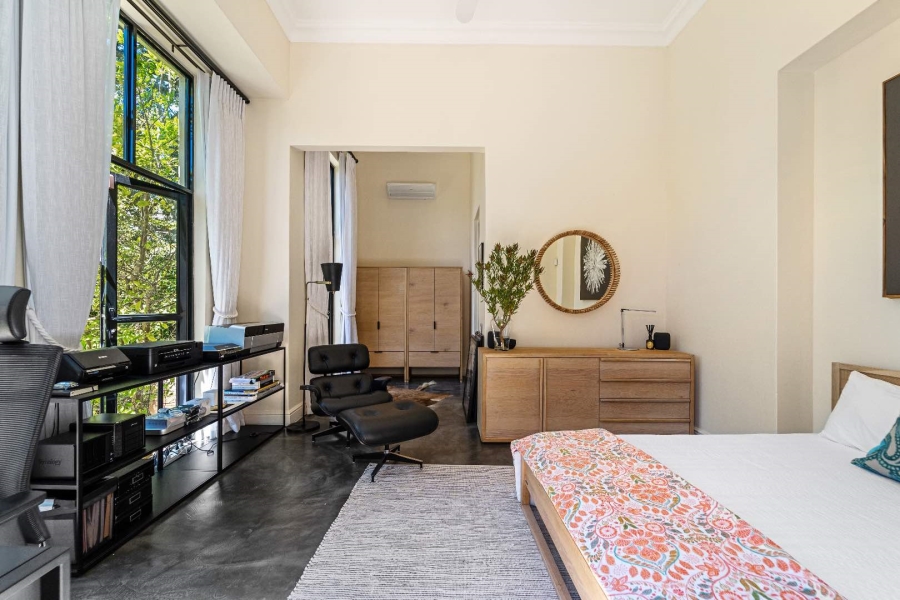 5 Bedroom Property for Sale in Oranjezicht Western Cape